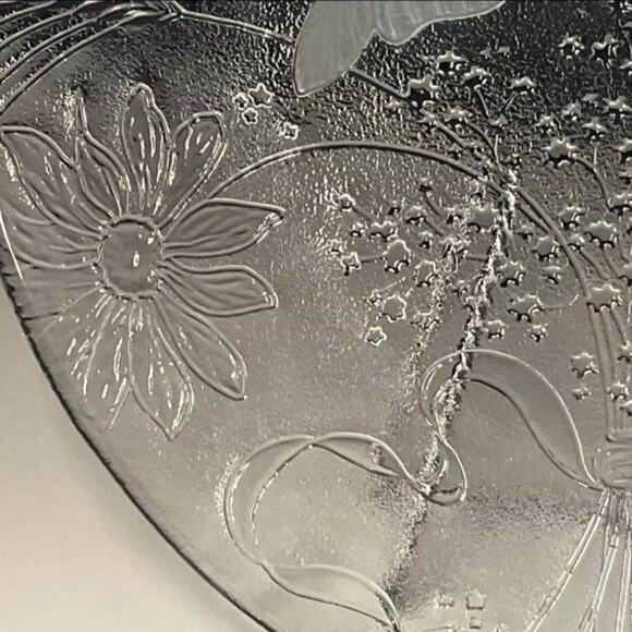 Villeroy & Boch Vintage Glass Platter in Excellent Preloved Condition! 13” x 13” - Picture 7 of 8